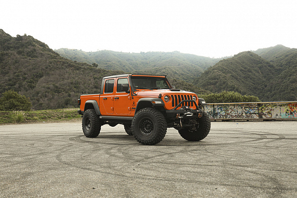 Фото дисков Black Rhino SAHARA Черный сатин на Jeep Gladiator II (JT)