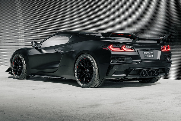 Фото дисков Brixton Forged PF13 R / RS Черный глянец на Chevrolet Corvette C8
