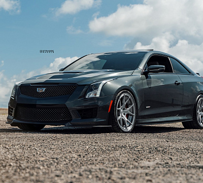 Фото дисков Strasse Wheels SM5R Deep Concave Duoblock на Cadillac ATS