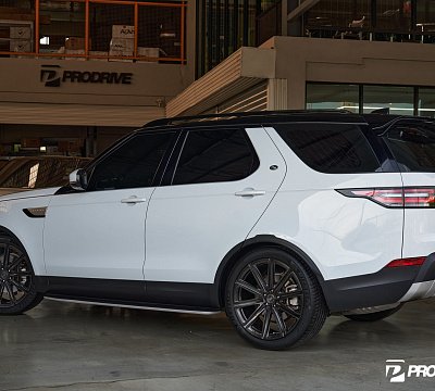 Фото дисков Vossen UV-2 на Land Rover Discovery V