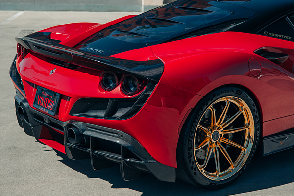 Фото дисков Brixton Forged R11-RS Глянцевое золото на Ferrari F8