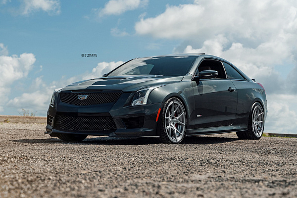 Фото дисков Strasse Wheels SM5R Deep Concave Duoblock Глянцевый темный лак на Cadillac ATS