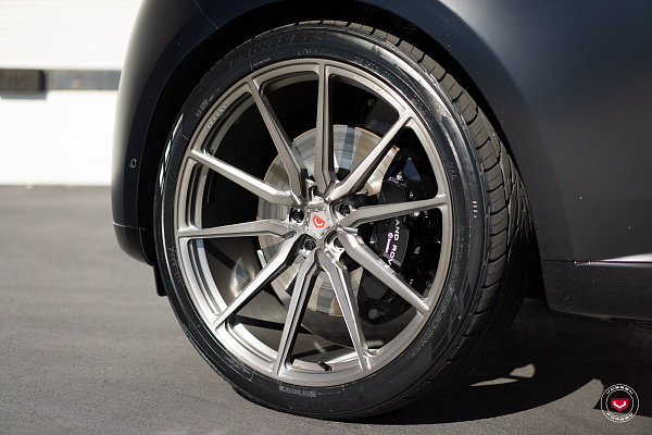 Фото дисков Vossen M-X2 Глянцевый тонированный лак на Land Rover Range Rover V