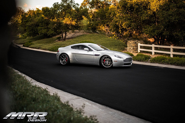 Фото дисков MRR FS06 Глянцевый тонированный лак на Aston Martin Vantage 3