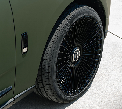 Фото дисков Vossen S17-16 на Rolls-Royce Cullinan