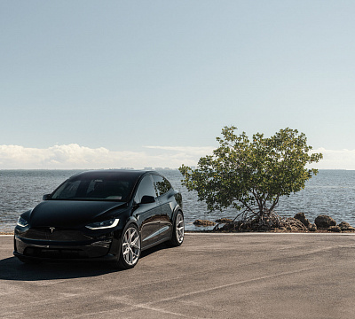 Фото дисков Vossen HF-5 на Tesla Model X