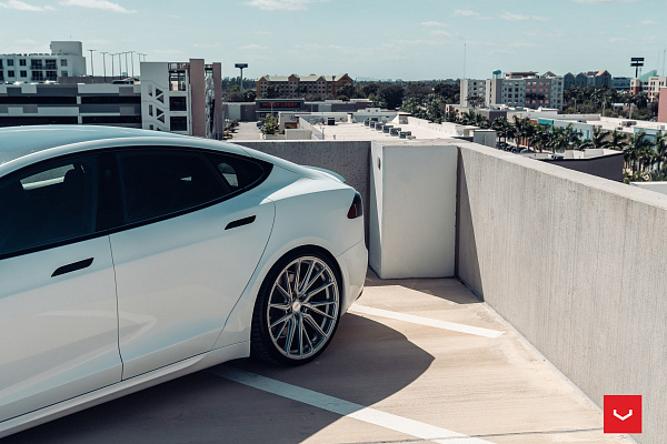 Фото дисков Vossen HF-4T Серебро на Tesla Model S