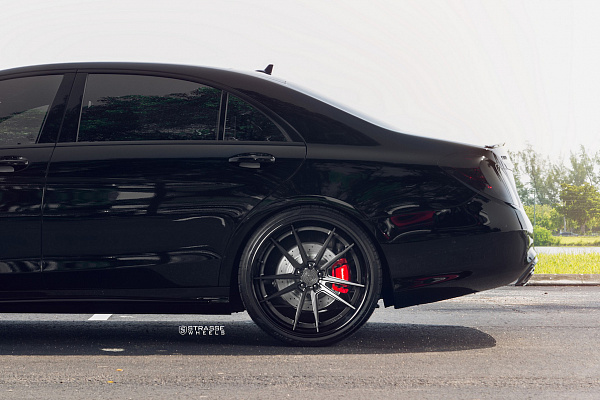 Фото дисков Strasse Wheels SV1 Deep Concave FS Черный сатин на Mercedes-Benz S-Class (W222, C217)