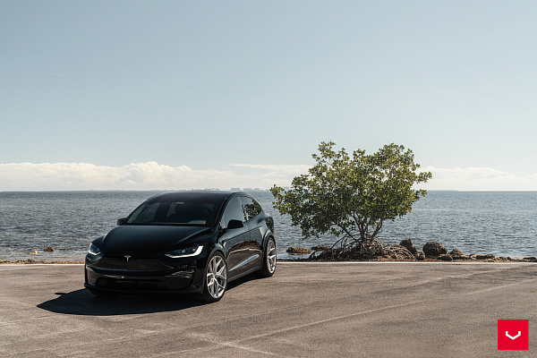 Фото дисков Vossen HF-5 Серебро на Tesla Model X
