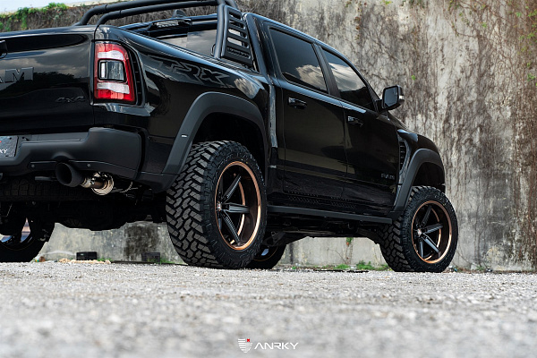 Фото дисков Anrky AN36-S Черный сатин на Ram 1500 V
