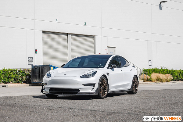 Фото дисков HRE FF28 Глянцевая темная медь на Tesla Model 3