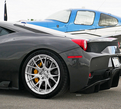 Фото дисков Strasse Wheels SM7R Deep Concave Duoblock на Ferrari 458