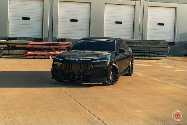 Фото дисков Vossen S17-14 Черный глянец на BMW 7 (G70)