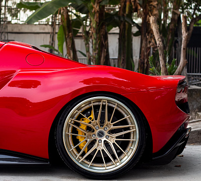 Фото дисков Brixton Forged VL4 на Ferrari 296