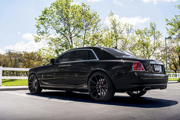 Фото дисков Savini SV41 Другой цвет на Rolls-Royce Ghost I