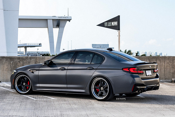 Фото дисков Strasse Wheels S5 Track Черный сатин на BMW 5/M5 (G30/F90)