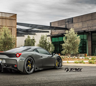 Фото дисков HRE P107 на Ferrari 458