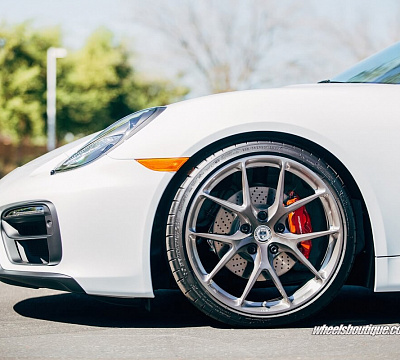 Фото дисков HRE P101 на Porsche Cayman II