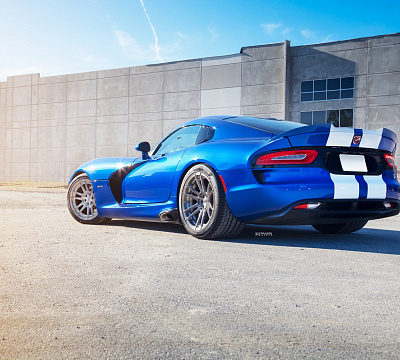 Фото дисков Strasse Wheels SV12 Deep Concave Duoblock на Dodge Viper