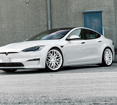 Фото дисков Anrky S1-X1 на Tesla Model S