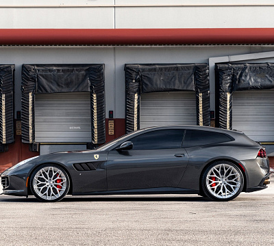 Фото дисков Strasse Wheels SV20M Deep Concave Duoblock на Ferrari GTC4Lusso
