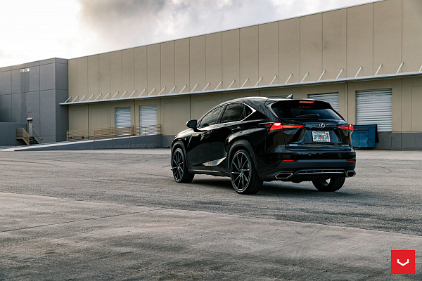 Фото дисков Vossen CVT Черный глянец на Lexus NX I