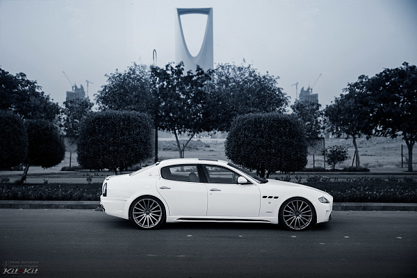 Фото дисков Vossen VFS-2 Глянцевый графит на Maserati Quattroporte V