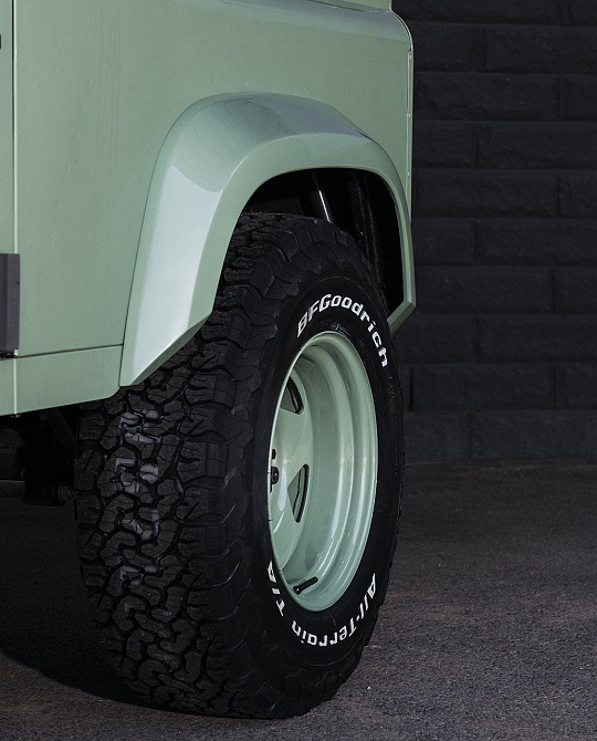 Фото дисков 1947 Heritage Другой цвет на Land Rover Defender I