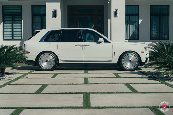 Фото дисков Vossen LC3-11 Глянцевый лак на Rolls-Royce Cullinan