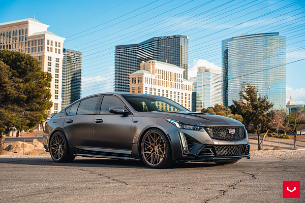Фото дисков Vossen HF-7 Сатиновая бронза на Cadillac CT5
