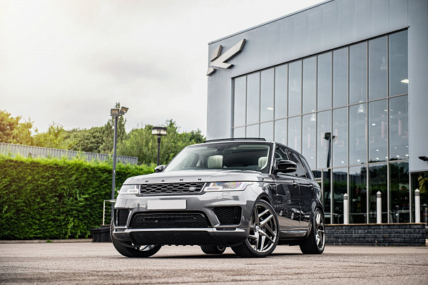 Фото дисков Kahn Type 52 RS Глянцевый тонированный лак на Range Rover Sport II