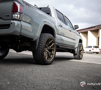 Фото дисков Vossen HF6-4 на Toyota Tacoma III
