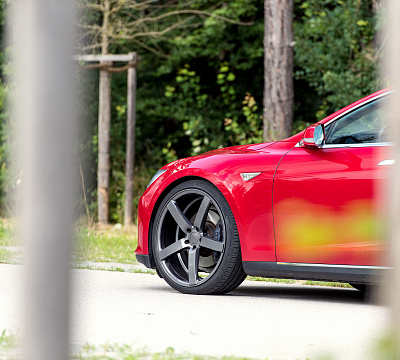 Фото дисков Vossen CV3 на Tesla Model S