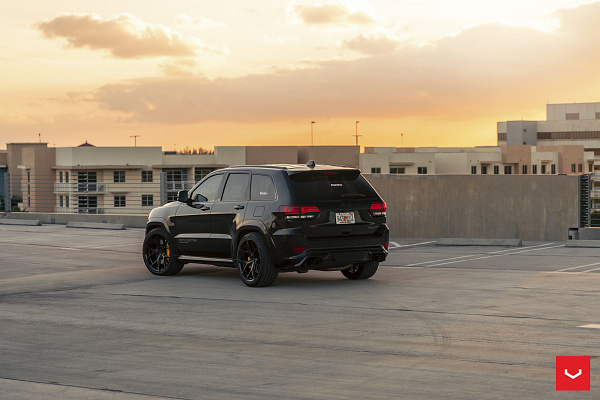 Фото дисков Vossen HF-5 Черный глянец на Jeep Grand Cherokee IV