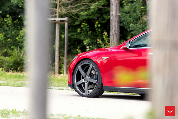 Фото дисков Vossen CV3 Глянцевый графит на Tesla Model S