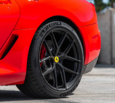 Фото дисков HRE P101SC на Ferrari 599