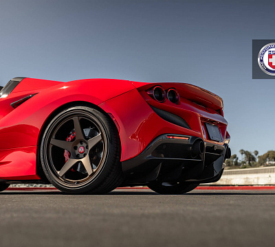 Фото дисков HRE 305 GTS на Ferrari F8