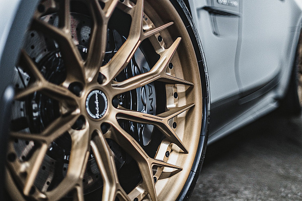 Фото дисков Brixton Forged CM6-R Сатиновая бронза на Mercedes-Benz AMG GT I