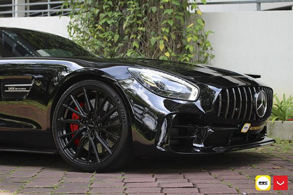 Фото дисков Vossen HF-4T Черный глянец на Mercedes-Benz AMG GT I