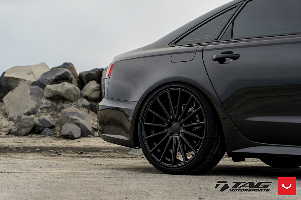 Фото дисков Vossen VFS-2 Черный глянец на Audi A/RS 6 (C7)