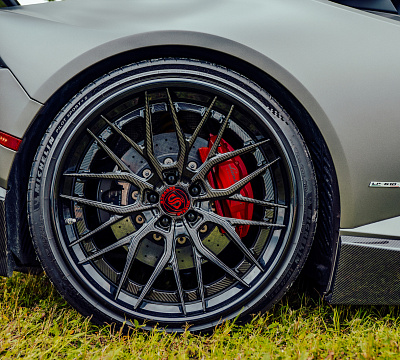 Фото дисков Strasse Wheels SV10M Deep Concave FS на Lamborghini Huracan