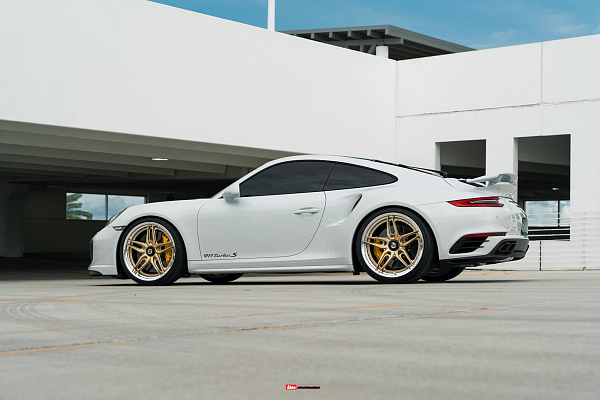Фото дисков HRE S107SC Сатиновое золото на Porsche 911 VIII