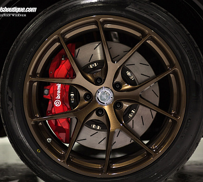 Фото дисков HRE P101 на Dodge Challenger III