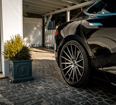 Фото дисков Vossen VFS-2 на Tesla Model S