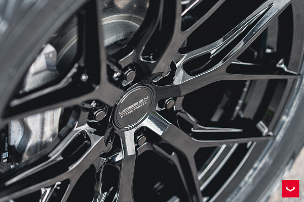 Фото дисков Vossen HF6-4 Черный глянец на Chevrolet Silverado IV