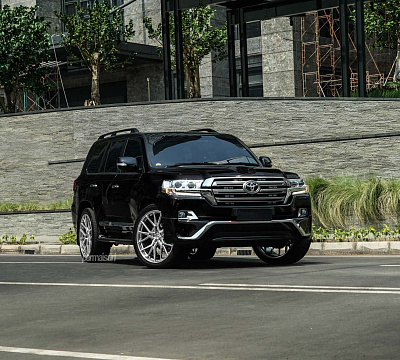 Фото дисков Vossen M-X3 на Toyota Land Cruiser 200