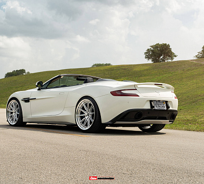 Фото дисков HRE S104SC на Aston Martin Vanquish 2