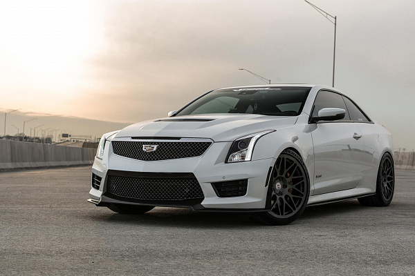 Фото дисков HRE 300M Сатиновый графит на Cadillac ATS