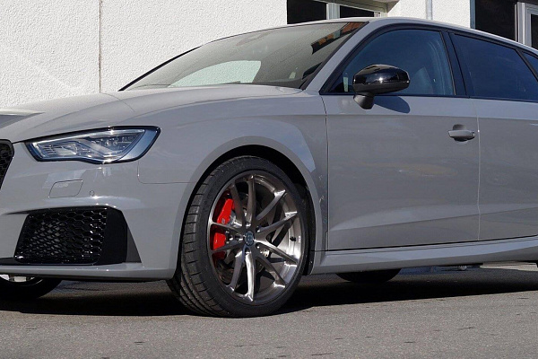 Фото дисков HRE P104 Глянцевый тонированный лак на Audi A/S/RS 3 (8V)