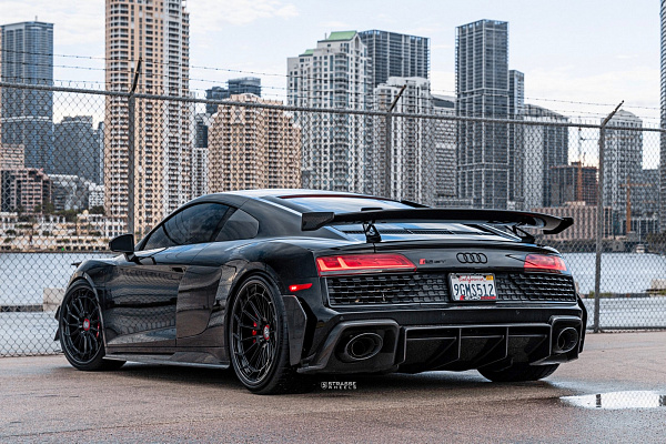 Фото дисков Strasse Wheels SV15FF Deep Concave FS Другой цвет на Audi R8 (4S)